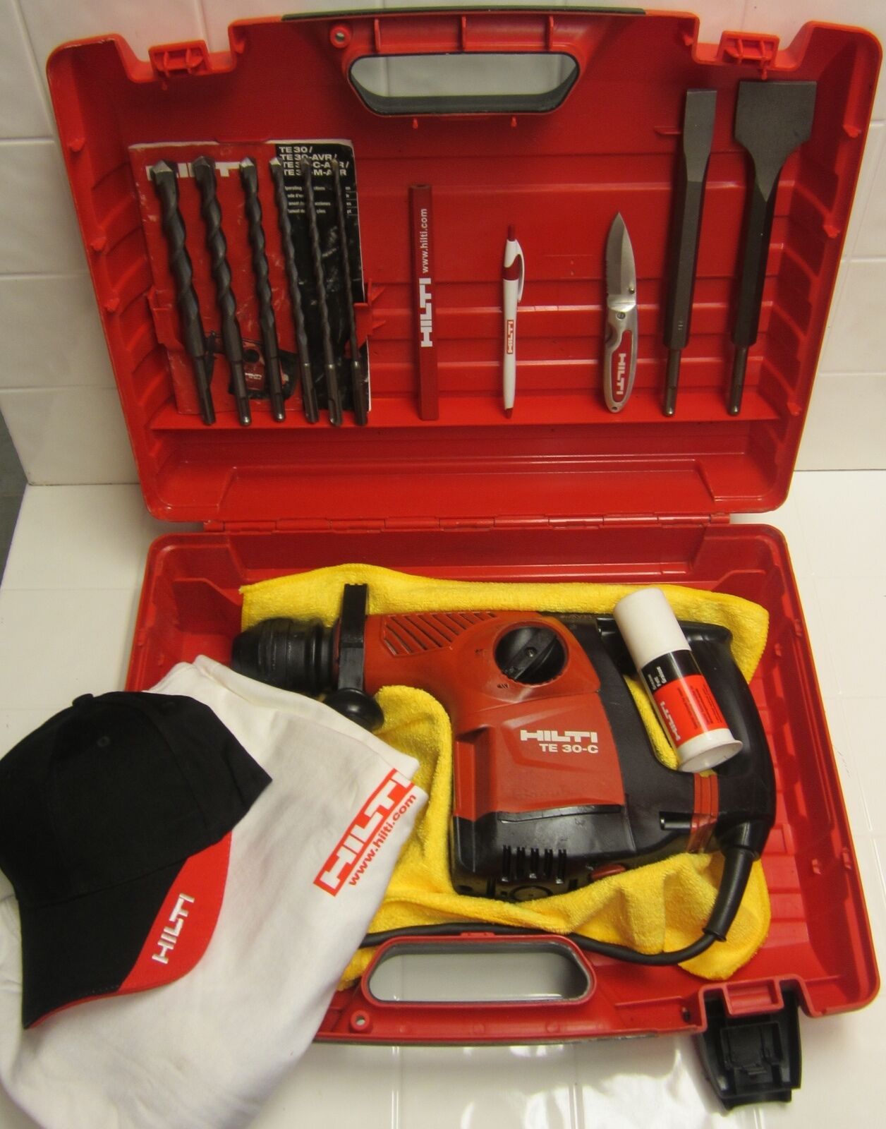 HILTI TE 30-C HAMMER DRILL, GREAT CONDITION, FREE BITS, CHISELS