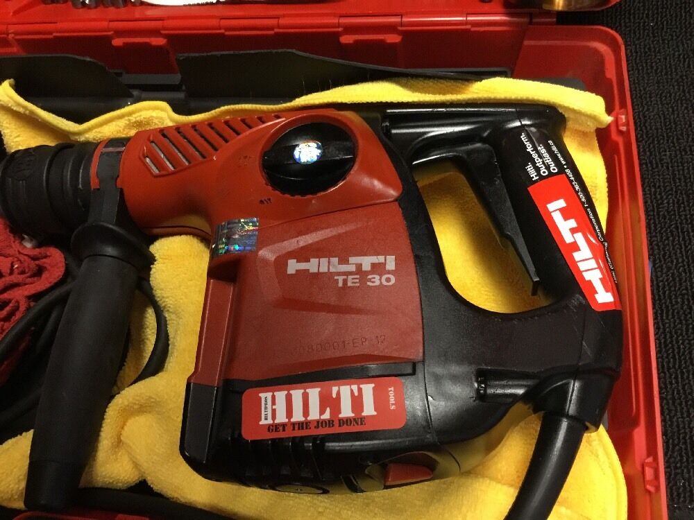 HILTI TE 30, PREOWNED, FREE THERMO BOTTLE, DRILL BITS, EXTRAS