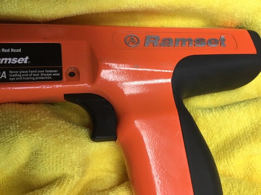 RAMSET COBRA SEMI POWDER ACTUATED TOLL, PREOWNED, FREE KNIFE SET, FAST SHIP