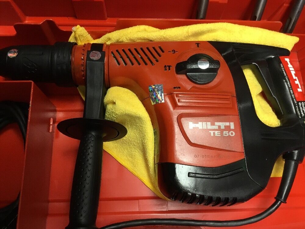 HILTI TE 50, GREAT CONDITION, FREE COFFEE MUG, CORE BITS, CHISEL, FAST SHIP