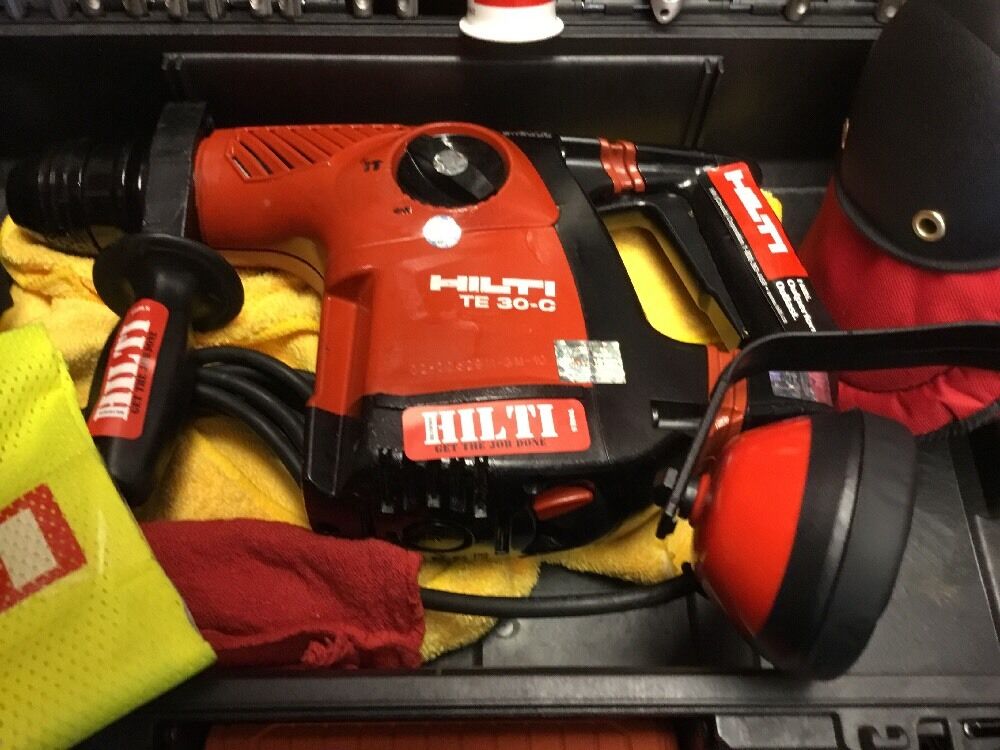 HILTI TE 30-C AVR, PREOWNED, STRONG, FREE DRILLS & CHISELS