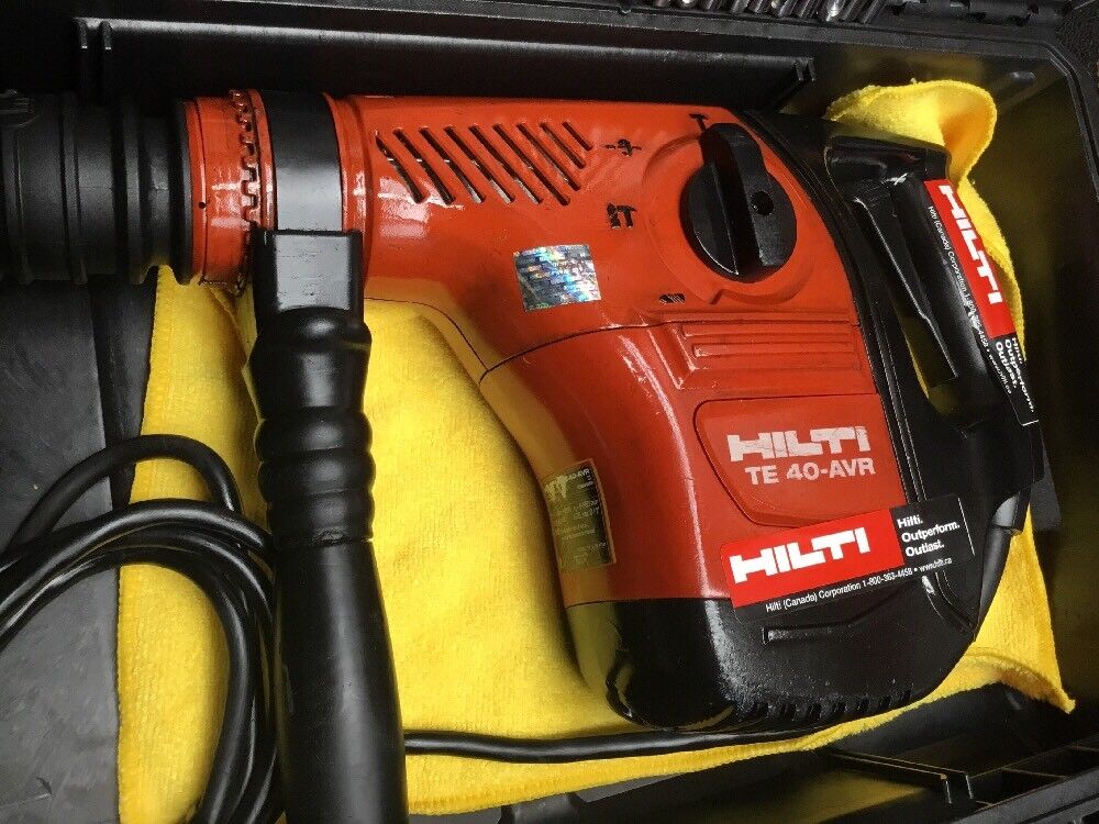 HILTI TE 40-AVR HAMMER DRILL,  PREOWNED, FREE KNIFE SET,  EXTRAS