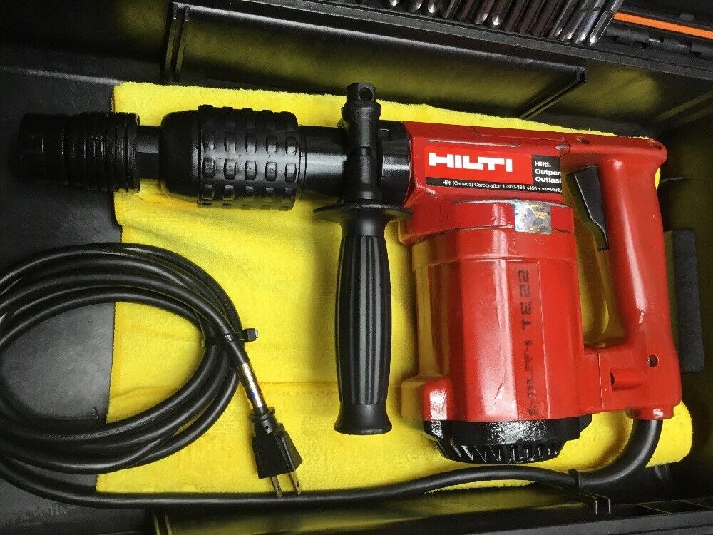 HILTI TE 22 HAMMER DRILL, PREOWNED, FREE KNIFE SET,  EXTRAS