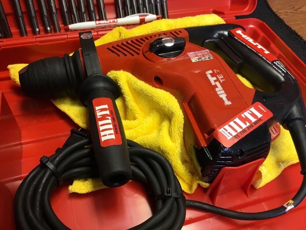 HILTI TE 7 HAMMER DRILL, EXCELLENT, FREE BITS, FREE THERMO BOTTLE