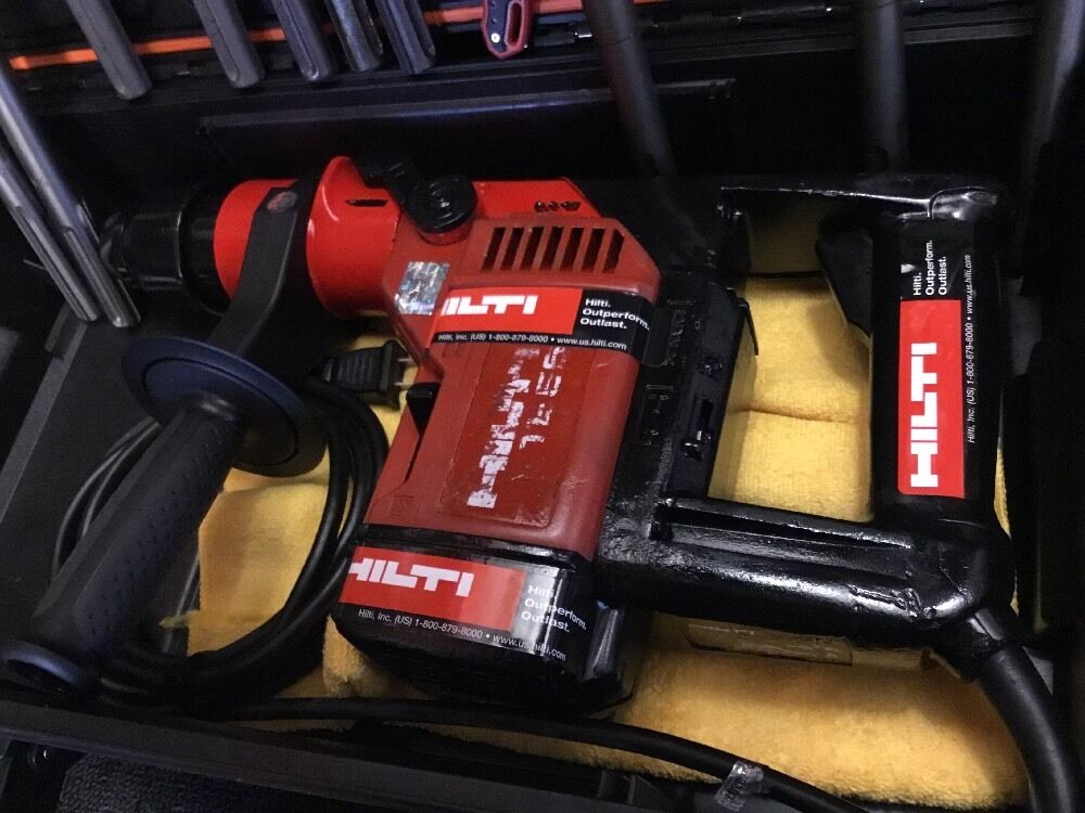 HILTI TE 55 HAMMER DRILL, PREOWNED, FREE GRINDER, A LOT OF EXTRA, FAST SHIP