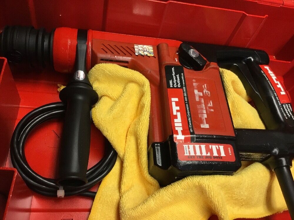 HILTI TE 35 HAMMER DRILL, PREOWNED, FREE BITS & CHISEL, THERMO