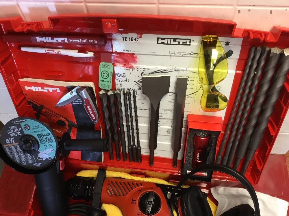 HILTI TE 16C DRILL, EXCELLENT CONDITION, WITH COMPLETE BITS SET,