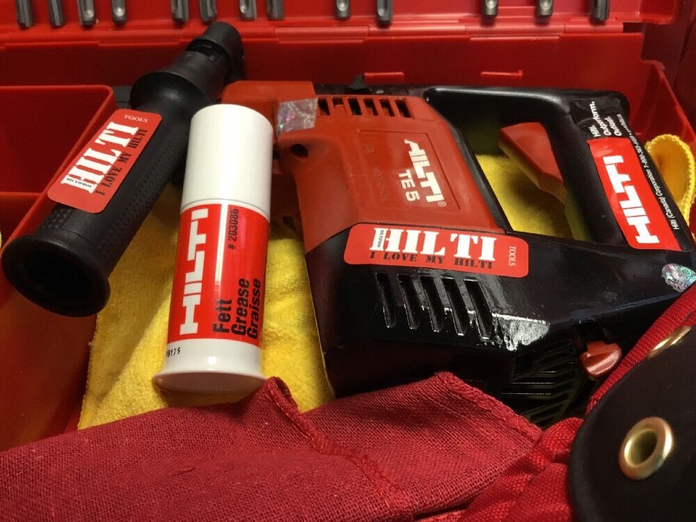 HILTI TE 5 HAMMER DRILL, FREE HILTI COFFE MUG, LOADED BITS