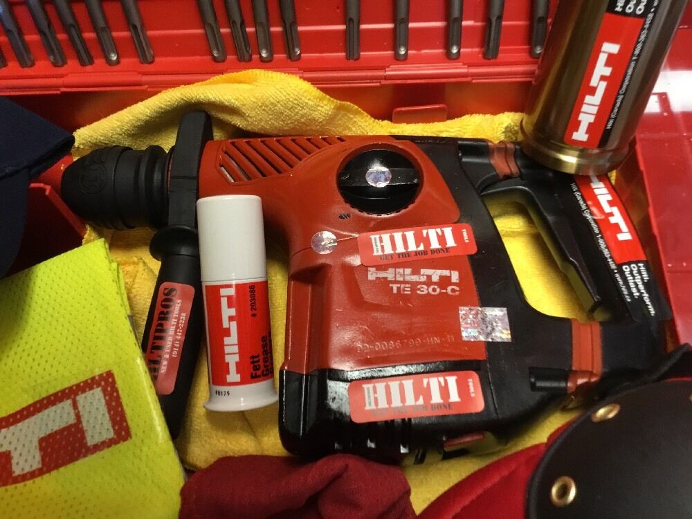 HILTI TE 30-C, PREOWNED, DURABLE, STRONG, FREE DRILLS & CHISELS