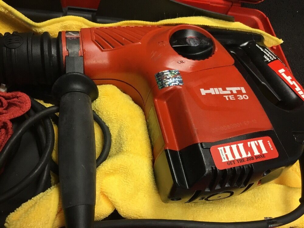 HILTI TE 30, PREOWNED, FREE THERMO BOTTLE, DRILL BITS, EXTRAS