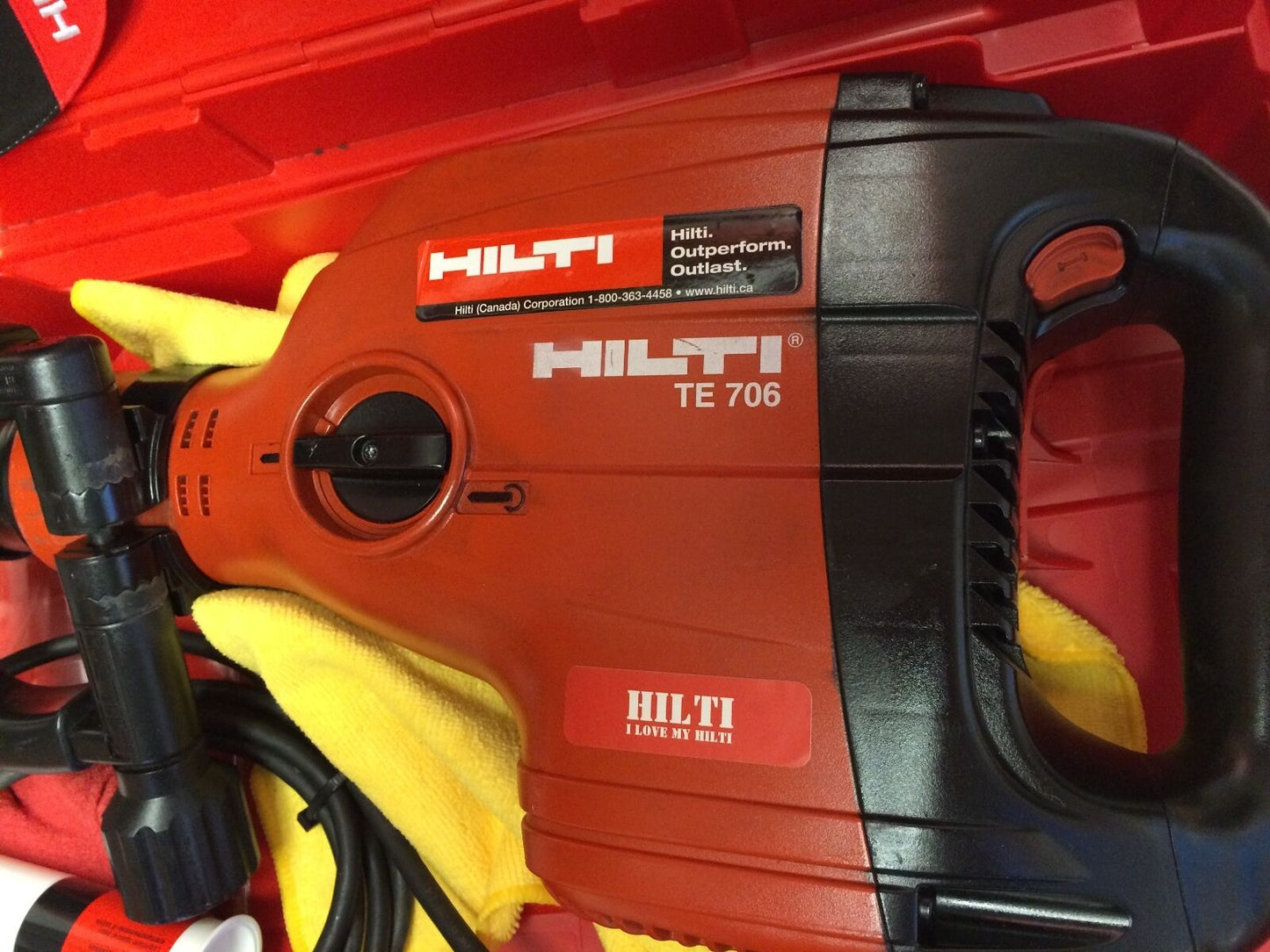 HILTI TE 706 DEMOLITION HAMMER BREAKER, FREE HILTI HAT & KNIFE