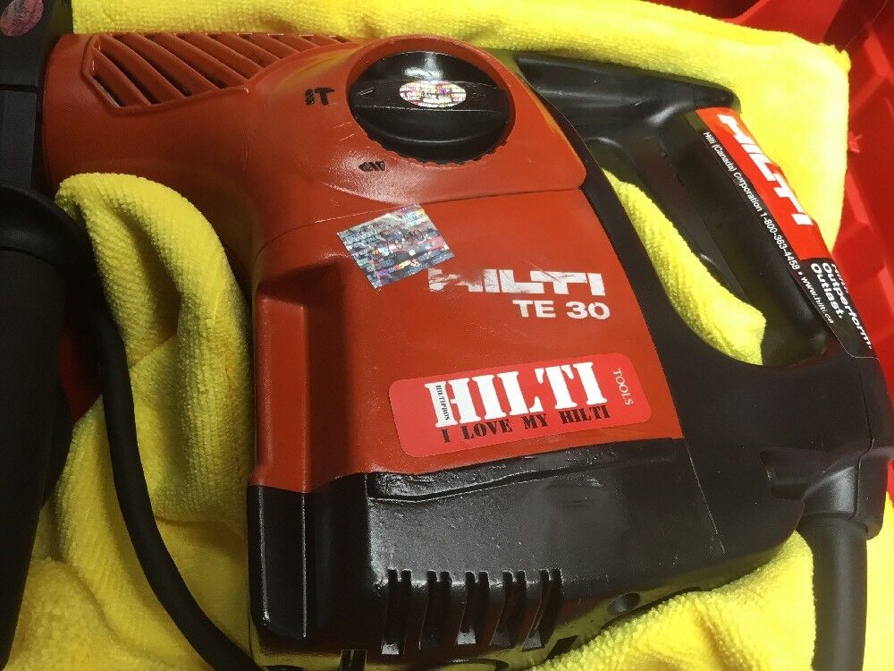 HILTI TE 30 HAMMER DRILL, PREOWNED, FREE TABLET, BITS, A LOT EXTRAS