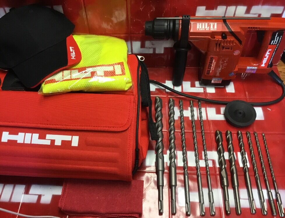 HILTI TE 14 HAMMER DRILL, NICE BAG , LOAD BITS , KNIFE