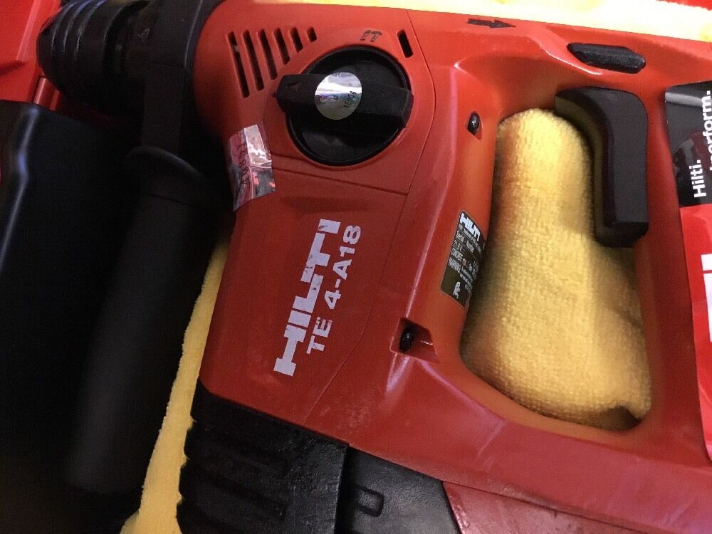 HILTI TE 4-A18 PREOWNED, FREE COFFEE MUG, BITS AND EXTRAS