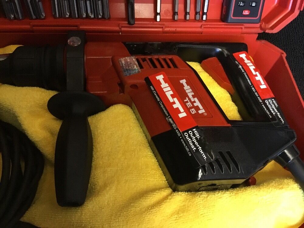 HILTI TE 5 PREOWNED, FREE LASER METER, BITS, A LOT OF ITEMS