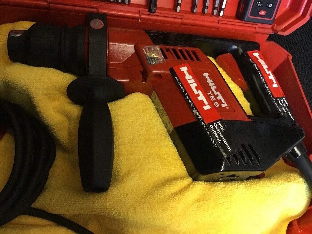 HILTI TE 5 PREOWNED, FREE LASER METER, BITS, A LOT OF ITEMS