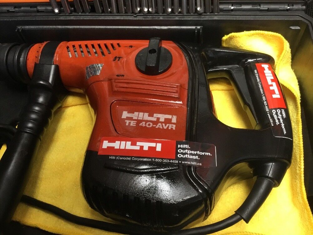 HILTI TE 40-AVR HAMMER DRILL,  PREOWNED, FREE KNIFE SET,  EXTRAS