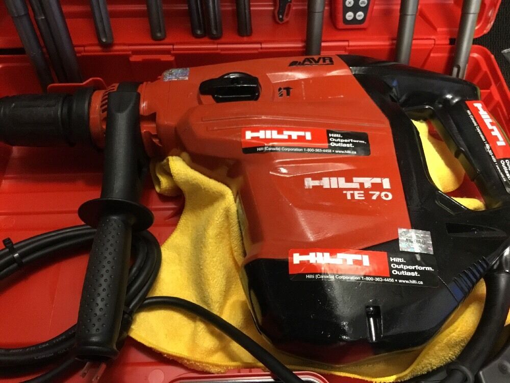 HILTI TE 70 AVR, PREOWNED, FREE LASER METER, BITS , CHISELS