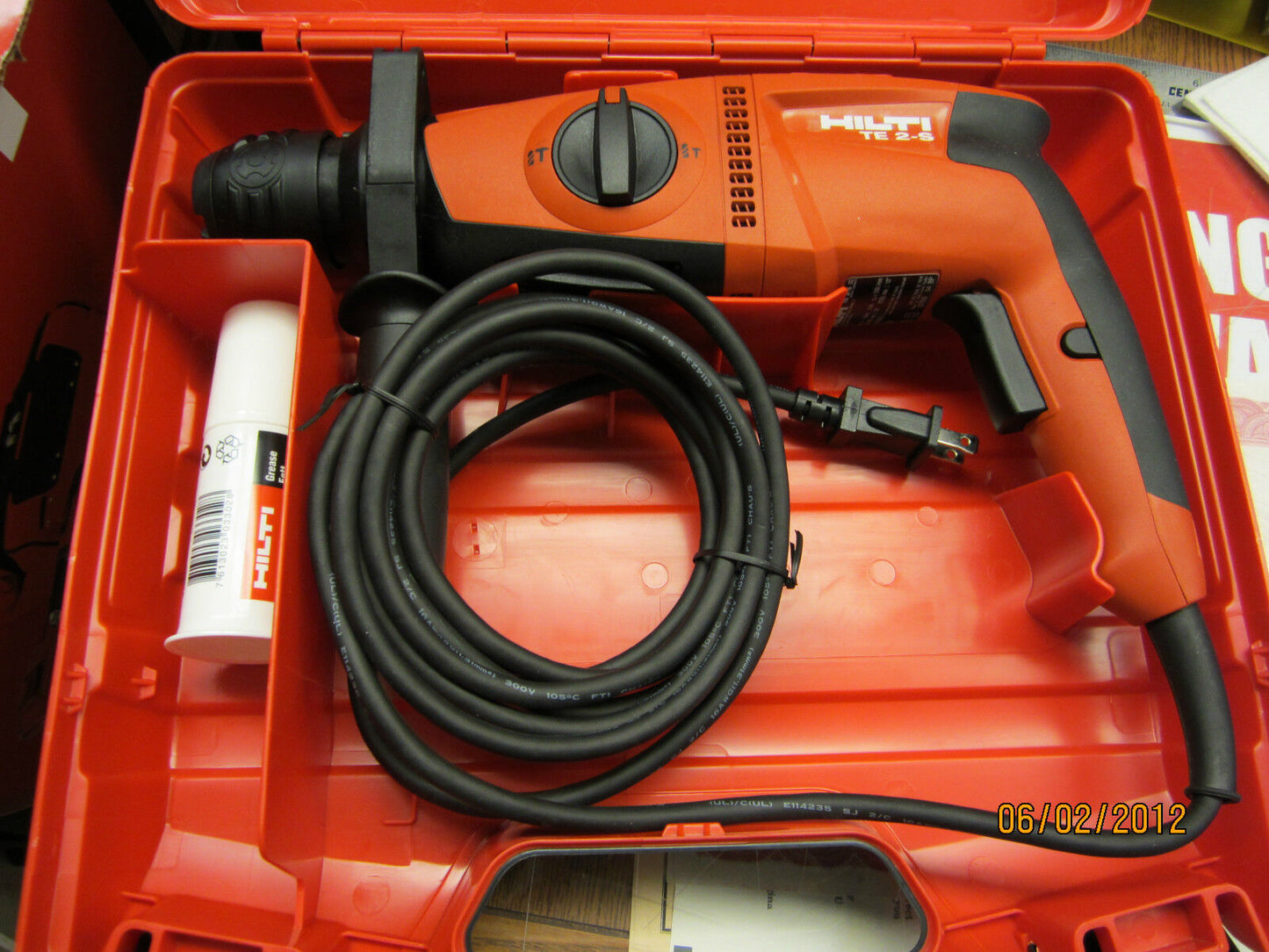 Hilti TE 2-S Rota ry Hammer Drill, NEW , NEVER USED