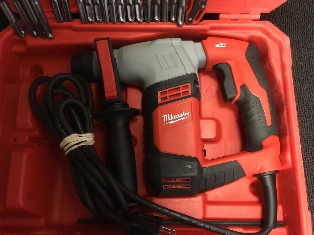 MILWAUKEE 5/8" SDS ROTARY DRILL, LIKKE HILTI TE 7,NEW, FREE GRINDER