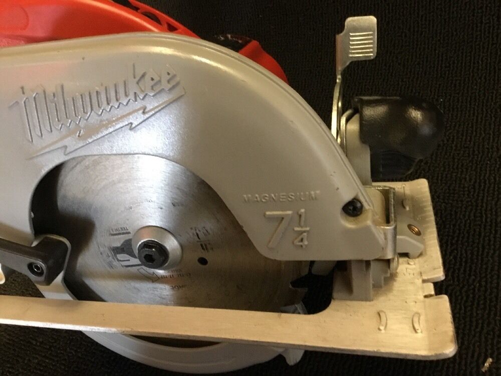 MILWAUKEE CIRCULAR SAW 7-1/4" PREOWNED, FREE ANGLE GRINDER AND EXTRAS, FAST SHIP