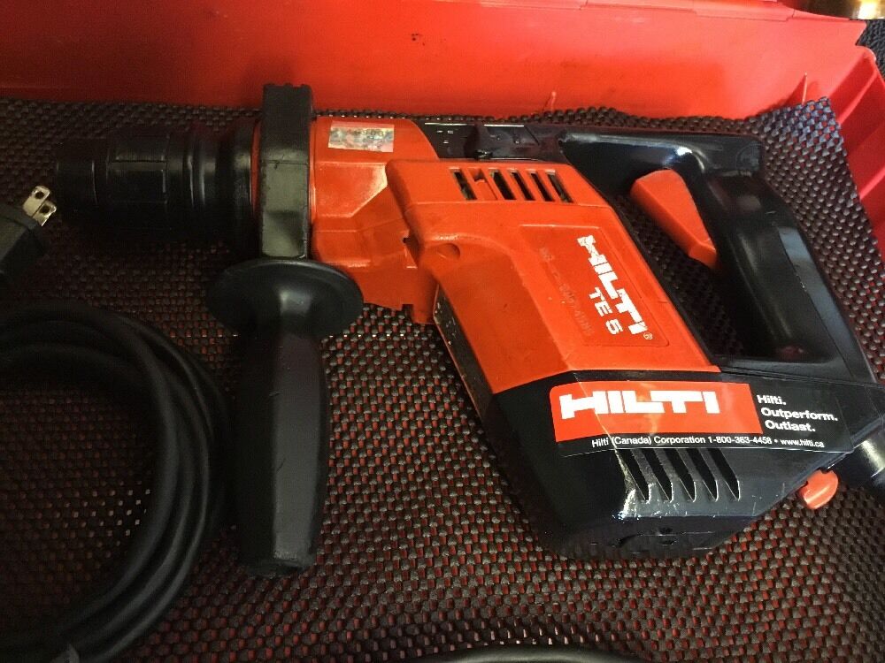 HILTI TE 5 PREOWNED, FREE THERMO, BITS, A LOT OF EXTRA ITEMS