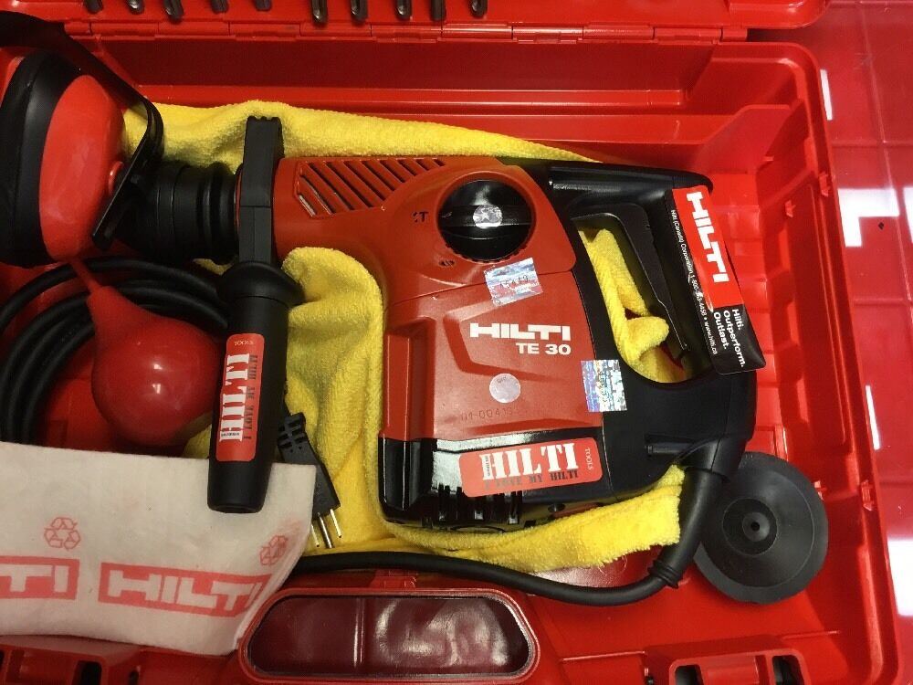 HILTI 30 ROTARY HAMMER, PREOWNED, EXCELLENT CONDITION