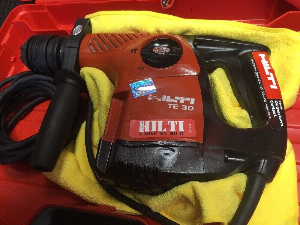 HILTI TE 30 HAMMER DRILL, PREOWNED, FREE TABLET, BITS, A LOT EXTRAS