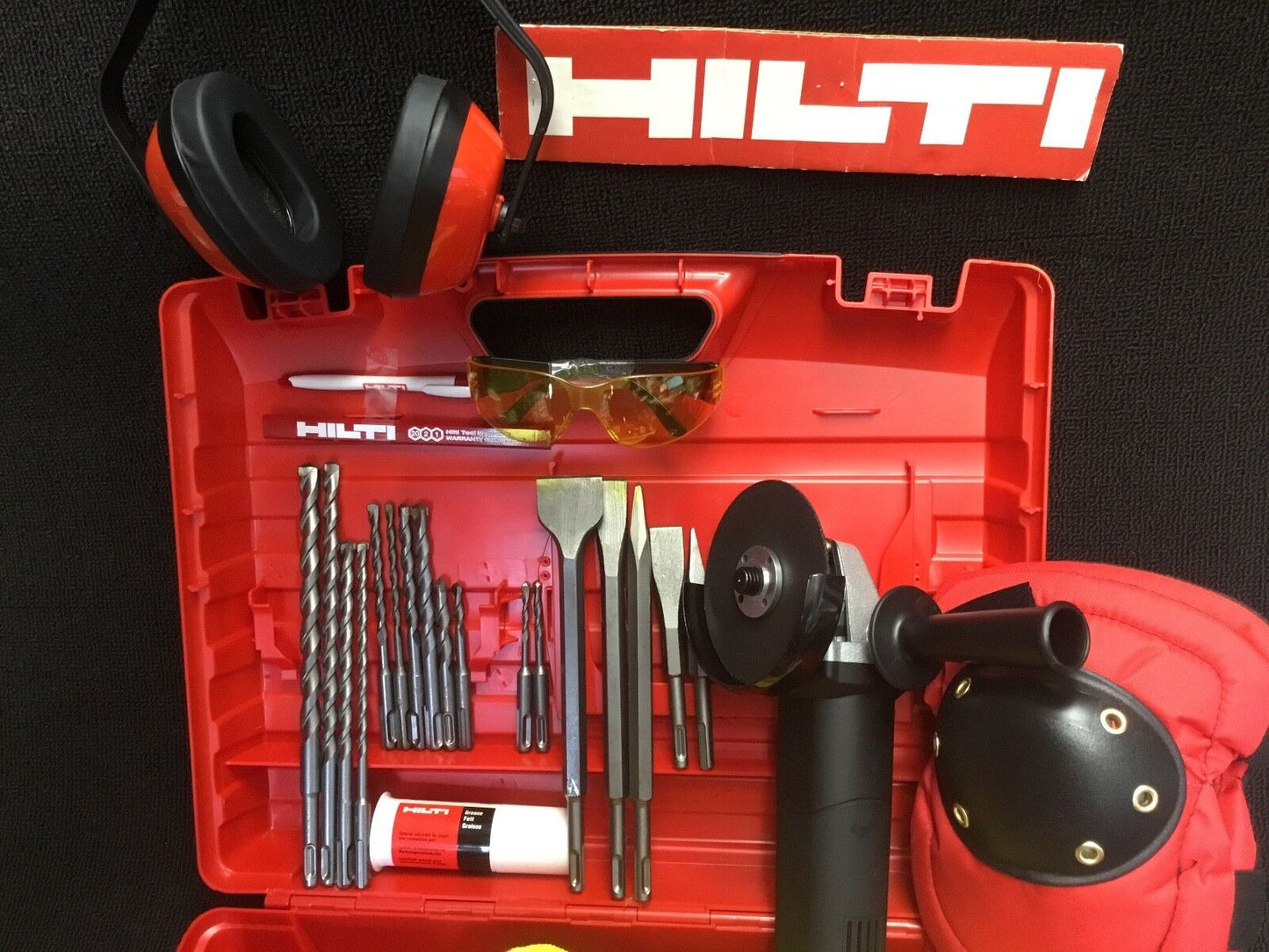 HILTI TE 30-C HAMMER DRILL, PREOWNED, MADE IN GERMANY, FREE GRINDER