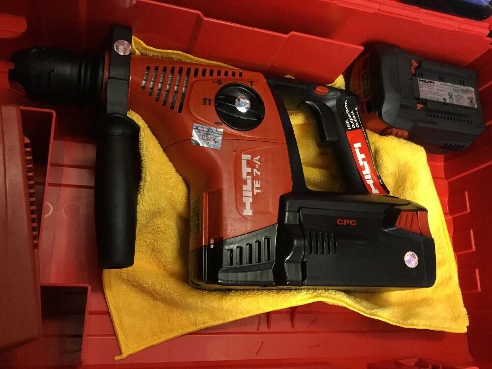 HILTI TE 7-A PREOWNED, FREE TABLET, BITS, CHISEL, EXTRAS