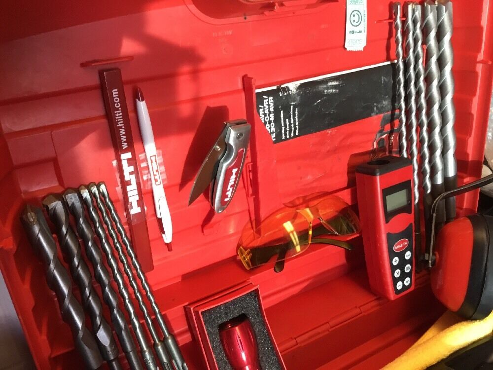 HILTI TE 30 HAMMER DRILL, PREOWNED, GREAT CONDITION