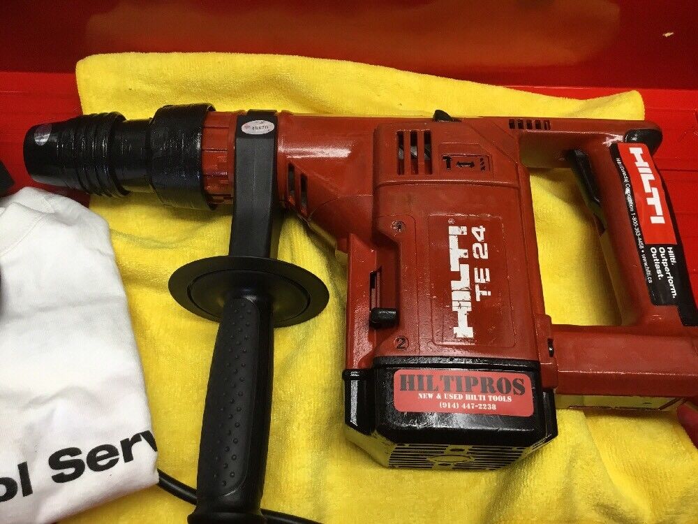 HILTI TE 24 HAMMER DRILL, PREOWNED, FREE KNIFE SET, EXTRAS,