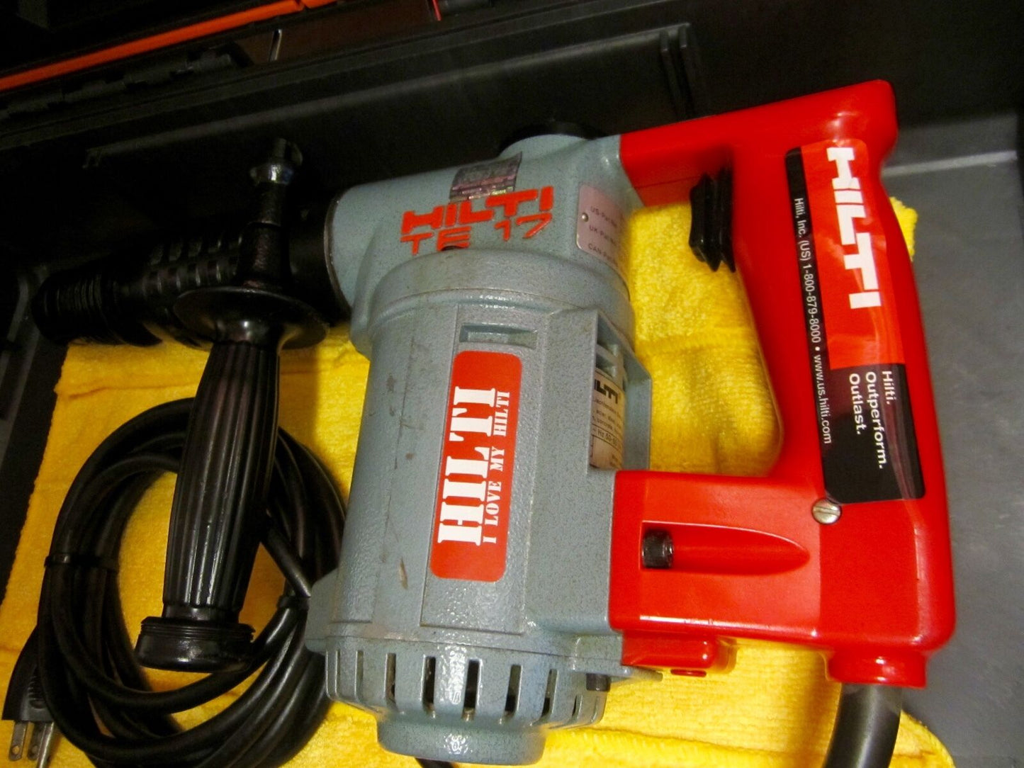 HILTI TE 17 HAMMER DRILL, MADE IN GERMANY, GREAT CONDITION, FREE EXTRA