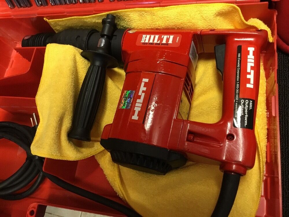 HILTI TE 22 DRILL, PREOWNED, FREE BITS AND EXTRAS, FREE COFFEE MUG