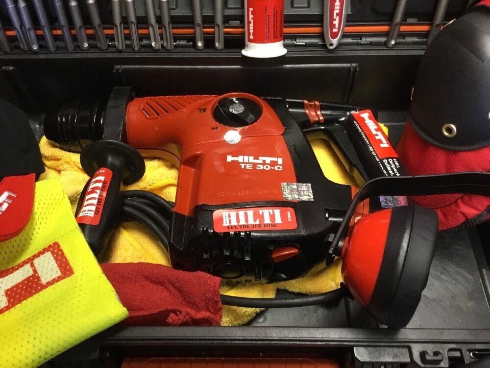 HILTI TE 30-C AVR, PREOWNED, STRONG, FREE DRILLS & CHISELS