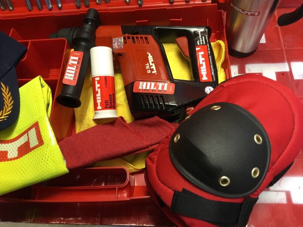 HILTI TE 5 HAMMER DRILL, FREE HILTI COFFE MUG, LOADED BITS