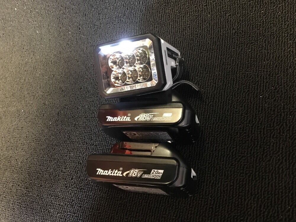 MARKITA LED FLASHLIGTH 18V BRAND NEW, 2 BATTERIES INCLUDED, FREE HAT, FAST SHIP