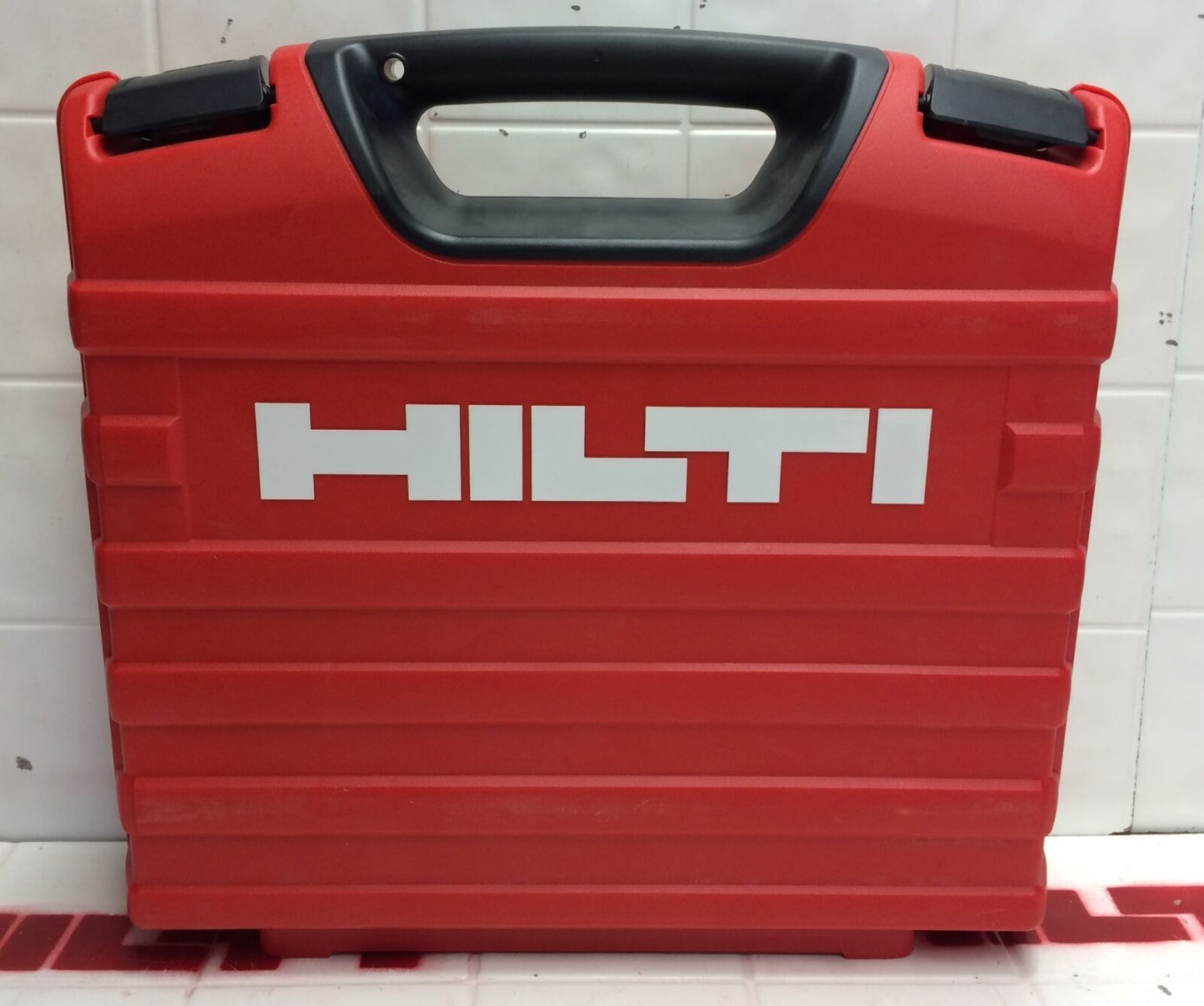 HILTI DX 2 WITH FREE EXTRAS, BRAND NEW