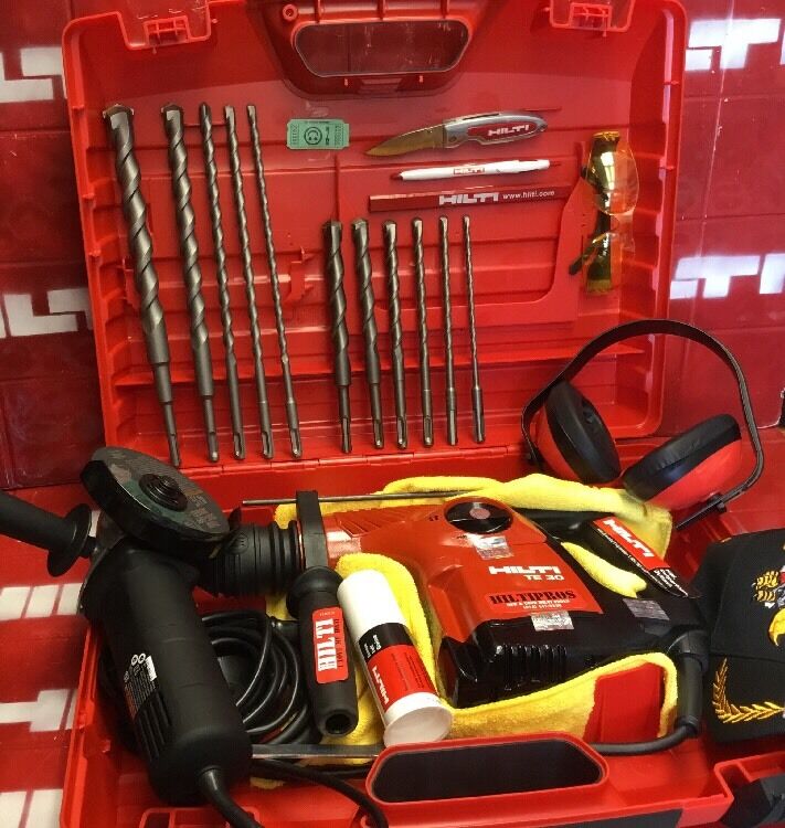 HILTI TE 30 ROTARY HAMMER DRILL,PREOWNED, GREAT CONDITION.