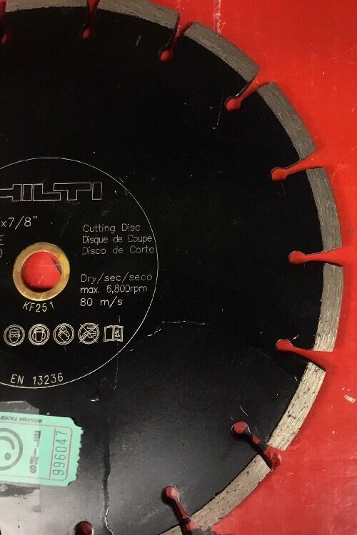 HILTI DIAMOND CUTTING DISC 9" DIAMETER - ARBOR - 7/8" - 5/8" - 407310