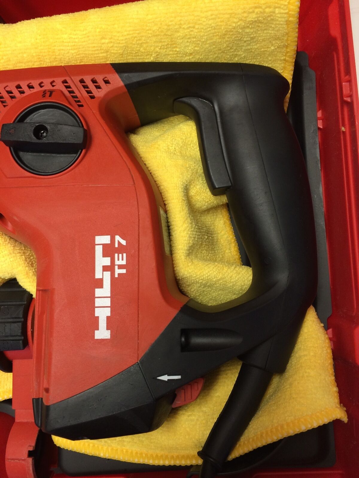 HILTI TE 7 WITH DUSTY REMOVAL SYSTEM, NEW, FREE TABLET, EXTRAS