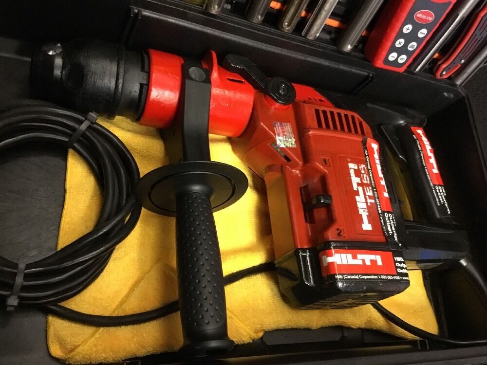 HILTI TE 55 HAMMER DRILL, PREOWNED, FREE LASER METER, A LOT OF EXTRAS, FAST SHIP