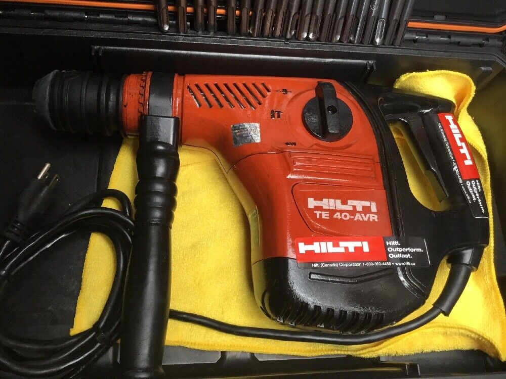 HILTI TE 40-AVR HAMMER DRILL,  PREOWNED, FREE KNIFE SET,  EXTRAS