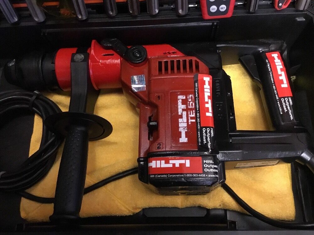 HILTI TE 55 HAMMER DRILL, PREOWNED, FREE LASER METER, A LOT OF EXTRAS, FAST SHIP