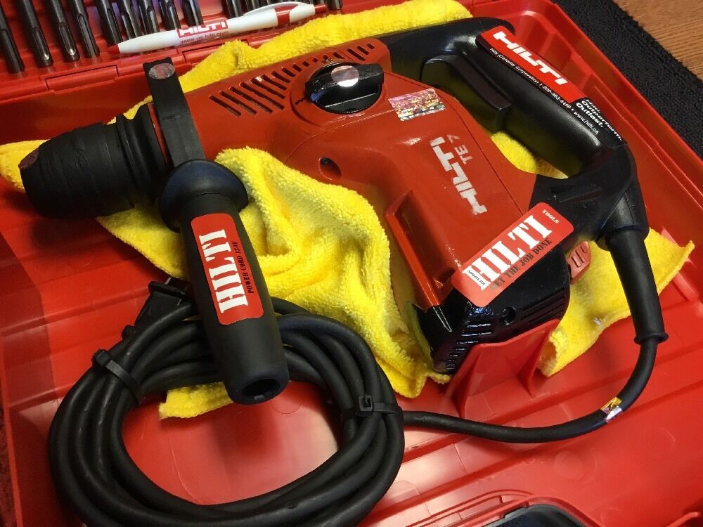 HILTI TE 7 HAMMER DRILL, EXCELLENT, FREE BITS, FREE THERMO BOTTLE