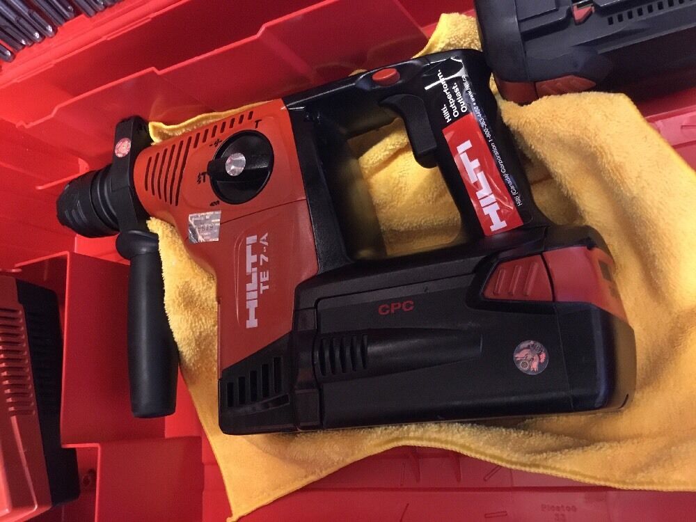 HILTI TE 7-A PREOWNED, FREE TABLET, BITS, CHISEL, EXTRAS