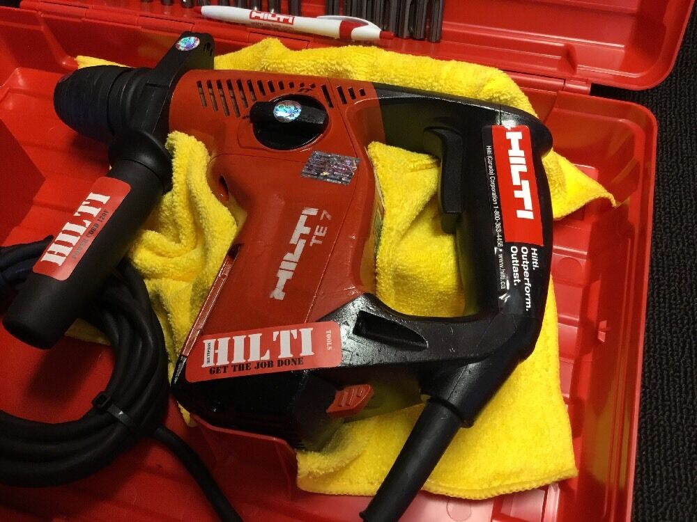 HILTI TE 7 HAMMER DRILL, EXCELLENT, FREE BITS, FREE THERMO BOTTLE