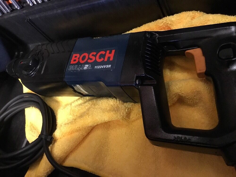 BOSH BULLDOG ROTATORY HAMMER PREOWNED,