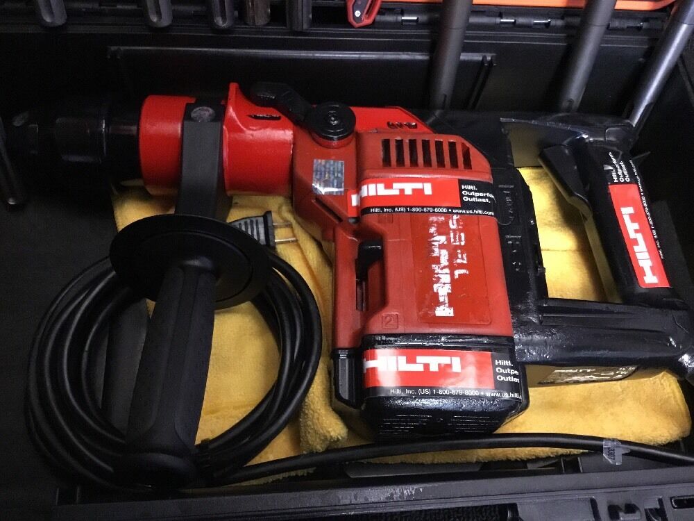 HILTI TE 55 HAMMER DRILL, PREOWNED, FREE GRINDER, A LOT OF EXTRA, FAST SHIP