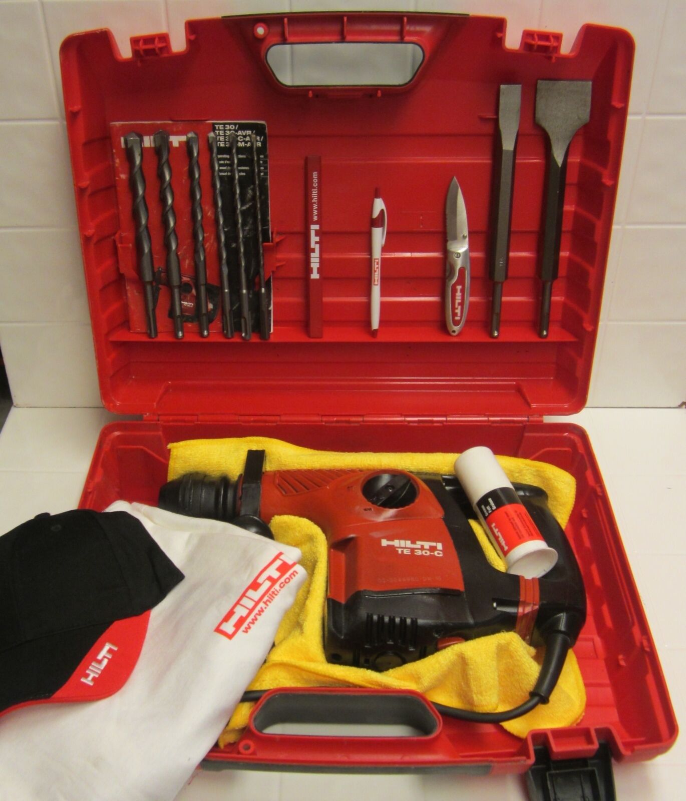 HILTI TE 30-C HAMMER DRILL, GREAT CONDITION, FREE BITS, CHISELS